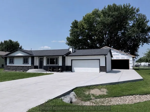 3316 N Homestead Dr, Grand Island, NE 68803