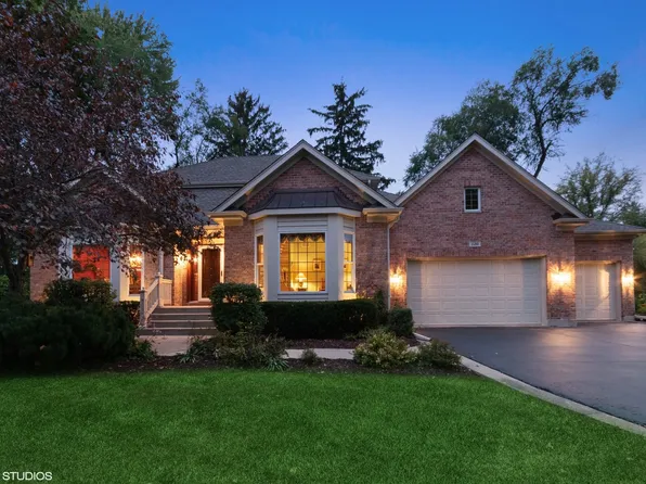 120 Carriage Trl, Barrington, IL 60010