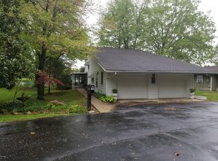 172 E New Thompson Lake Rd, Carbondale, IL 62901