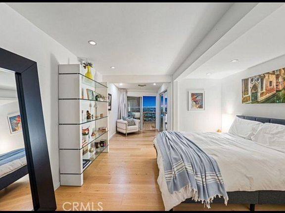 4th image of 8494 Cole Crest Dr