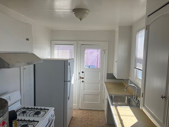 3rd image of 2699 Sacramento St #1