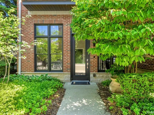 2280 Attard, Birmingham, MI 48009