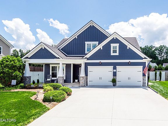 2nd image of 649 Roseland Ln