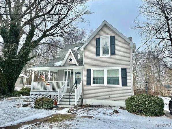 97 Frazier St, Brockport, NY 14420