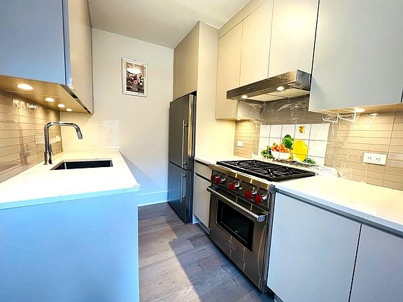 4th image of 148-9 Northern Blvd #1