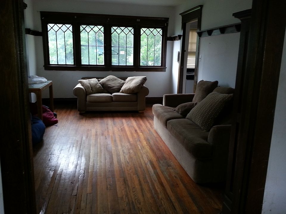 2nd image of 46 Winspear Ave