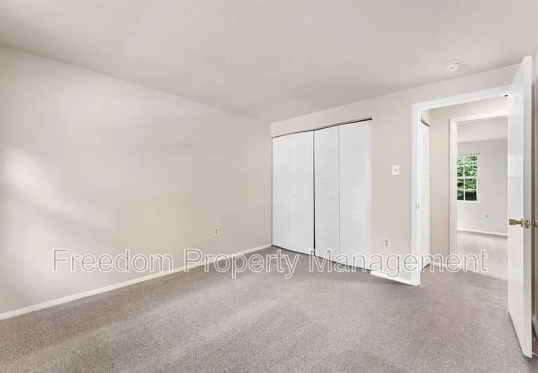 2516 Tabor Ct — Photo 24