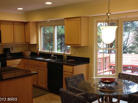 3rd image of 12624 Gravenhurst Ln