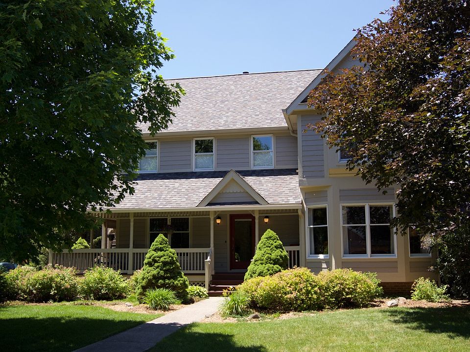 2nd image of 3820 Windward Pl