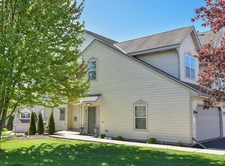 8616 S Stratford Rd, Oak Creek, WI 53154