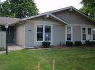 39752 Village Wood Cir, Novi, MI 48375