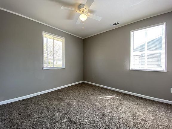 2nd image of 2833 Brewer Ave