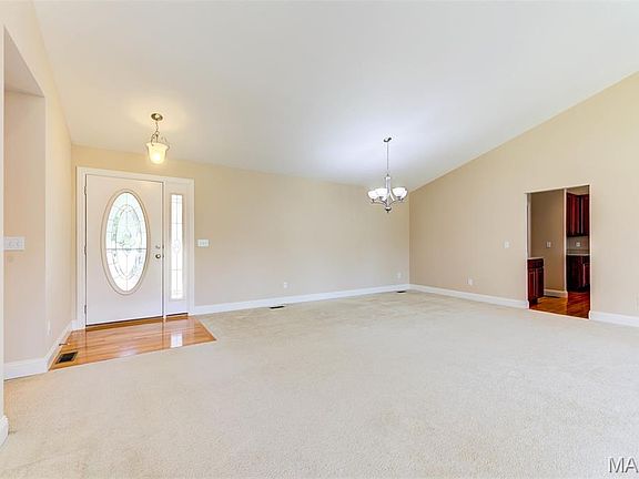 3rd image of 1304 Legacy Pointe Ln
