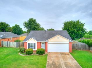 905 Boot Hill Ln, Noble, OK 73068