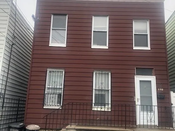 133 Cottage St, Jersey City, NJ 07306