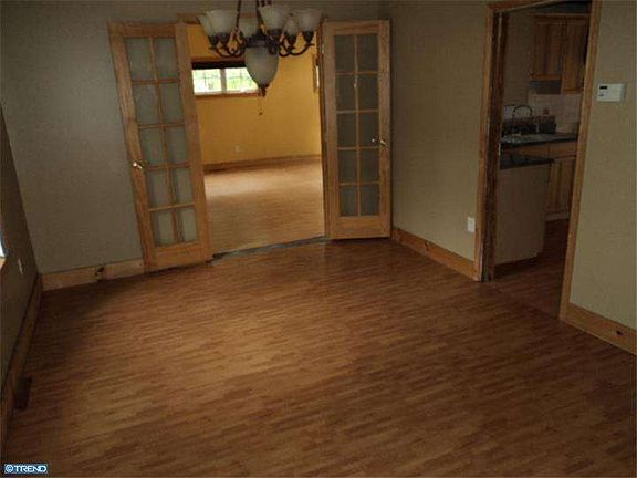 3rd image of 363 Woodbine St