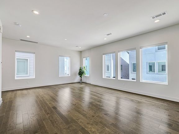 4th image of 4813 Martin Oaks Ln #4813