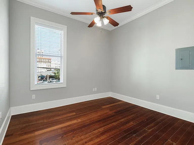 405 24th St #202 — Photo 20