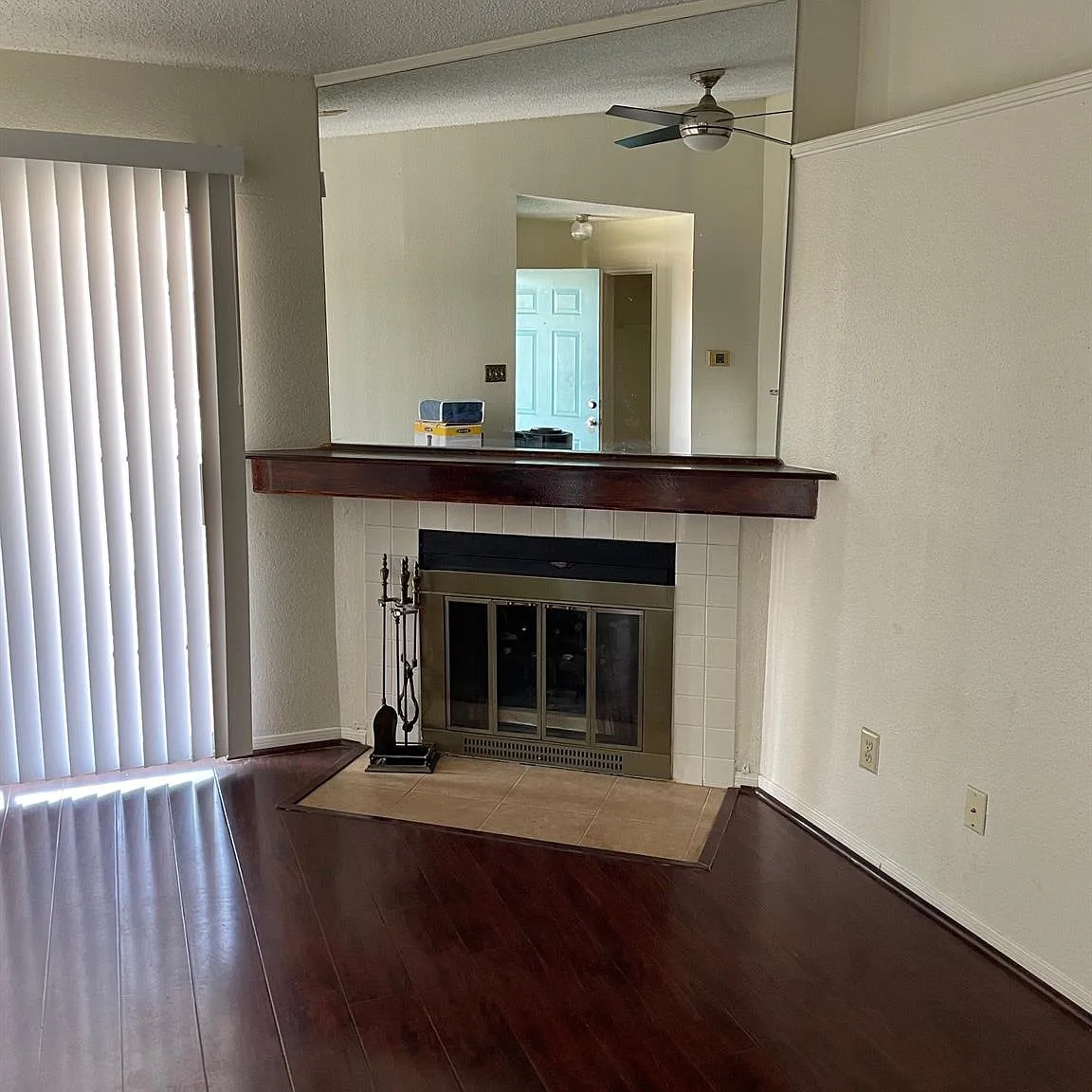 2 bed, 1.0 bath, 948 sqft, $1,250 — Photo 4