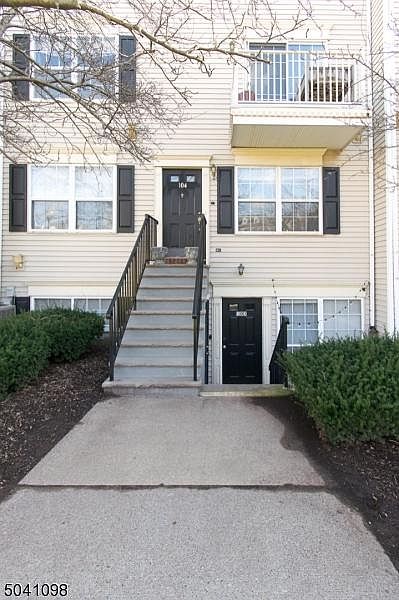 1st image of 103 Vaughan Dr