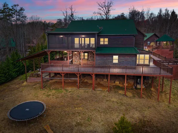 1819 Skyhawk Ln, Sevierville, TN 37876