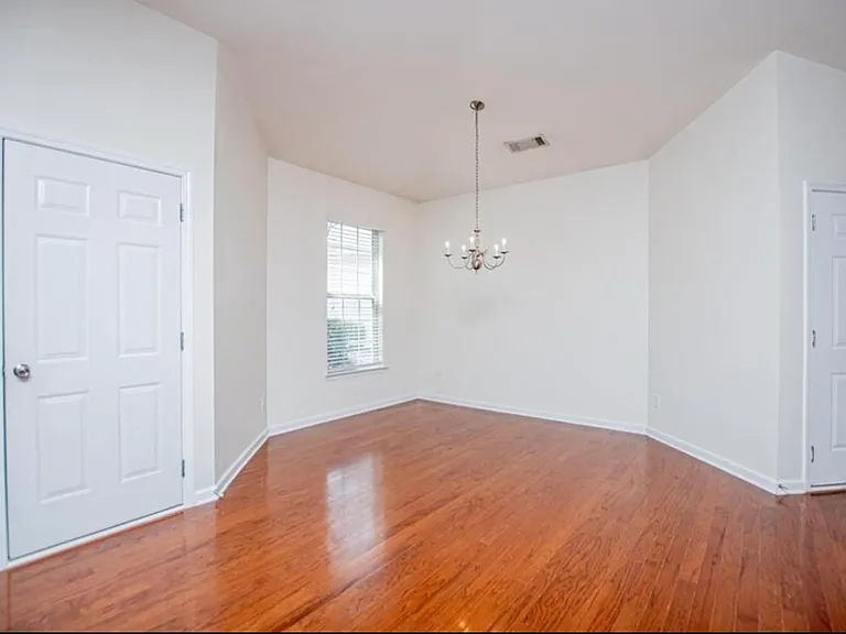 240 River Meadow Dr — Photo 9