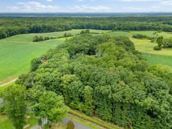 2570 Courtney School Rd, Midland, VA 22728