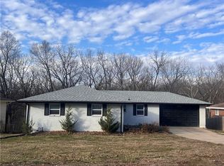 104 NW 76th St, Gladstone, MO 64118