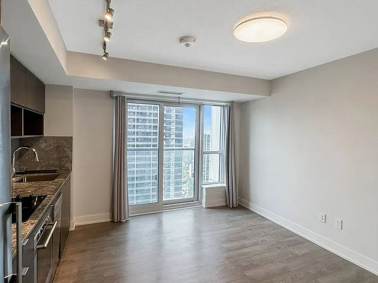 7 Mabelle Ave #2903 — Photo 3