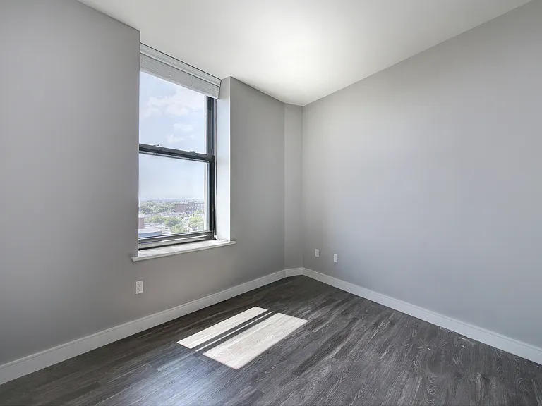 23 Central Ave — Photo 16