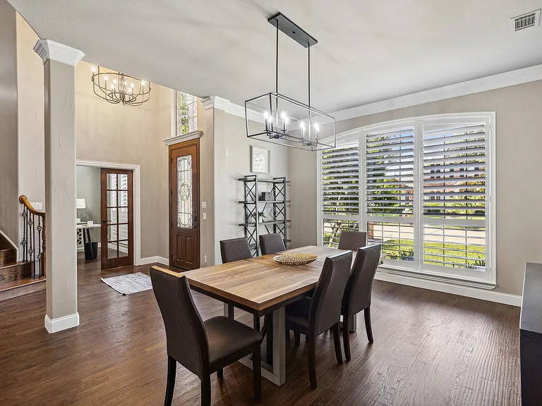 2304 Miller Ct — Photo 9