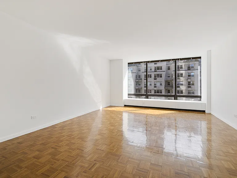 265 E 66th St #20A — Photo 11