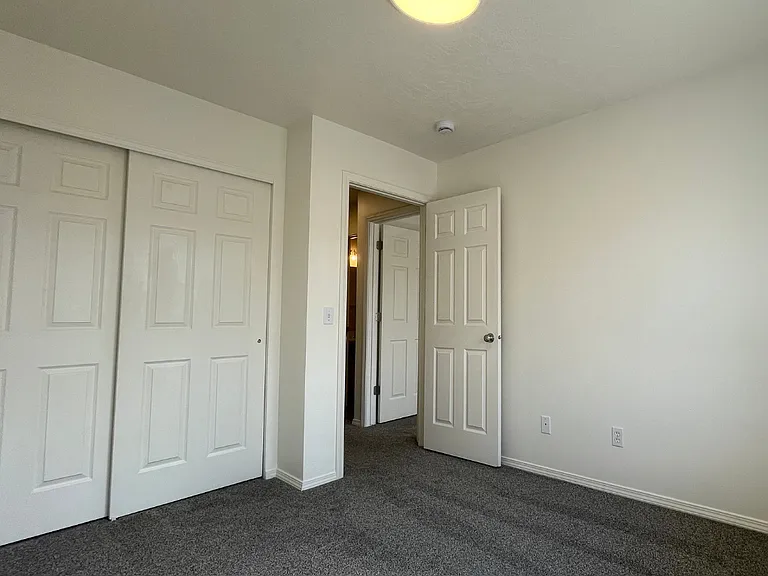 1217 Forsythia Ave — Photo 11