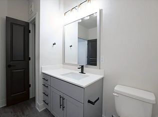 18589 College Blvd #5302, Olathe, KS 66061