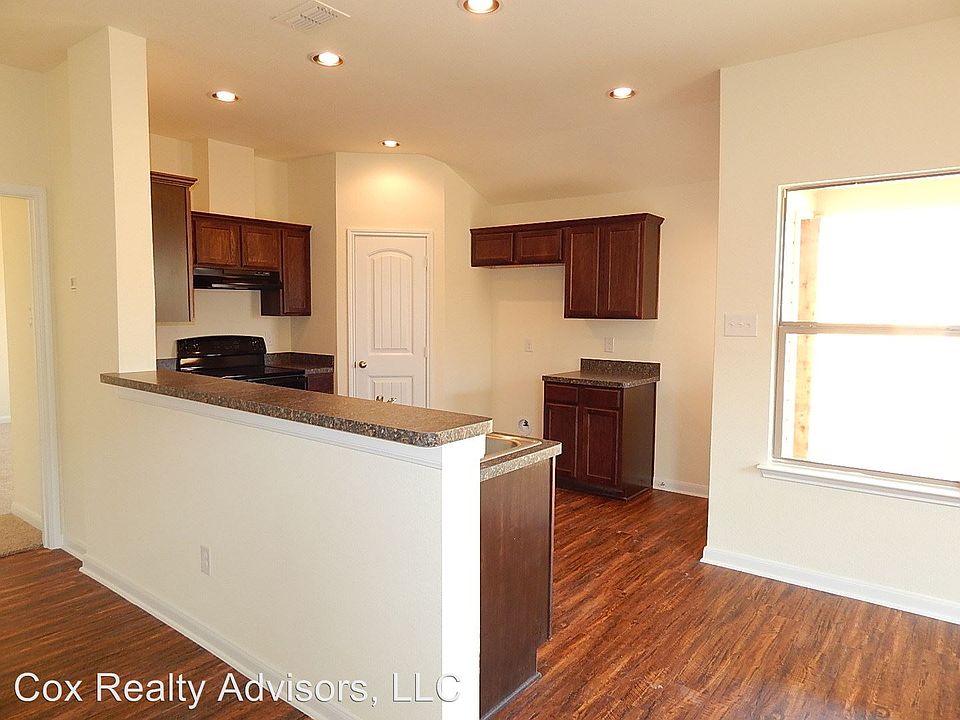 1st image of 2843 Saint David Dr
