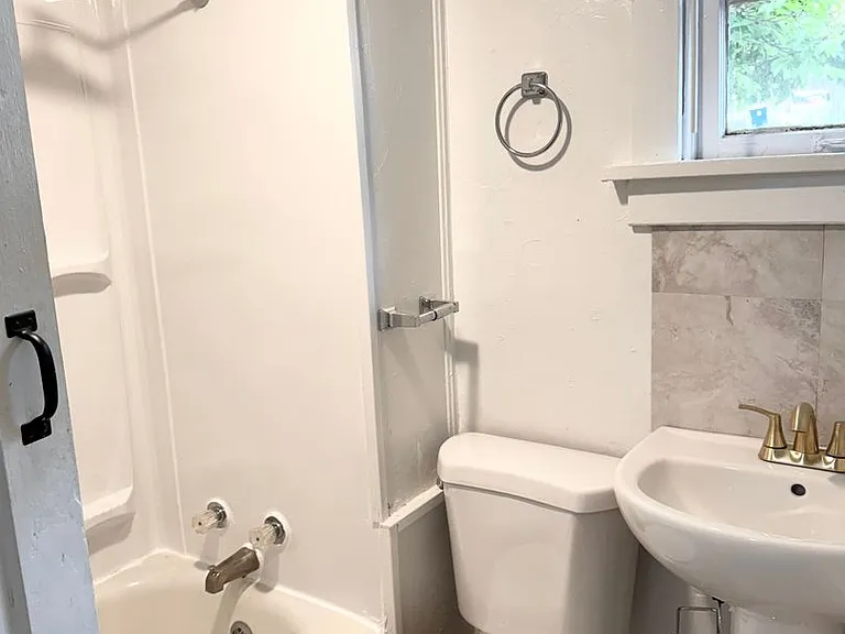 621 S Adams St — Photo 19