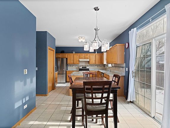 5th image of 1917 W River Oaks Dr