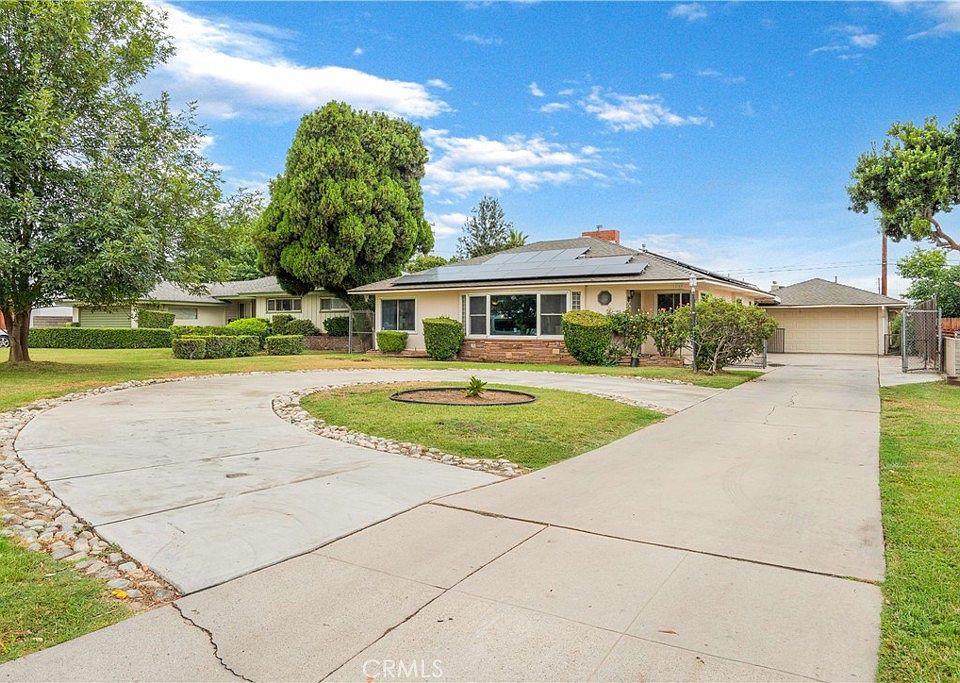 1st image of 2769 Valencia Ave