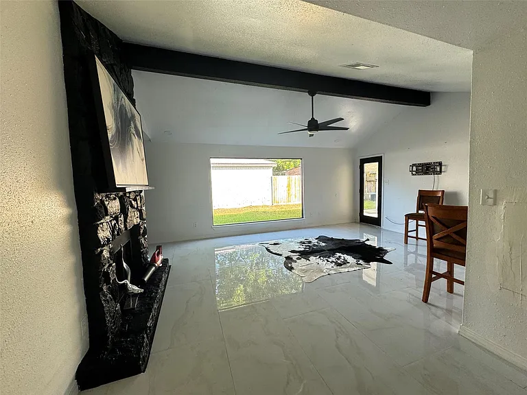 5409 Deborah Ln — Photo 8