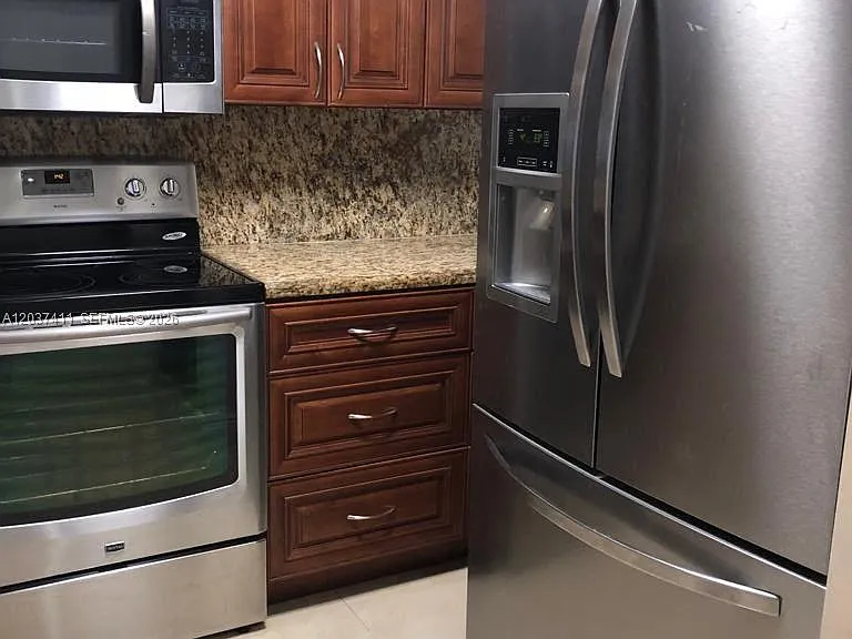 8000 SW 149th Ave #A406 — Photo 13