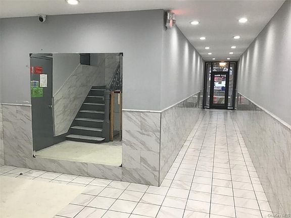 2nd image of 3405 Broadway APT 4C