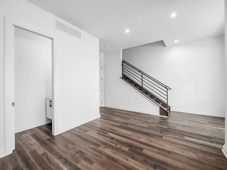 239 Auden Ave — Photo 15