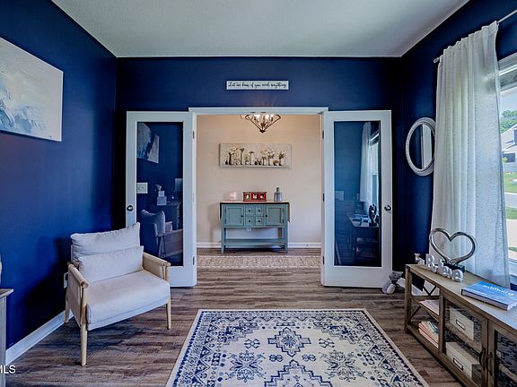 3rd image of 1029 Tara Ct