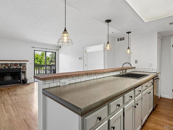 4th image of 9662 Brentwood Way #205