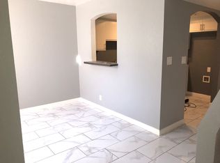 1001 S Lyon St APT 23, Santa Ana, CA 92705