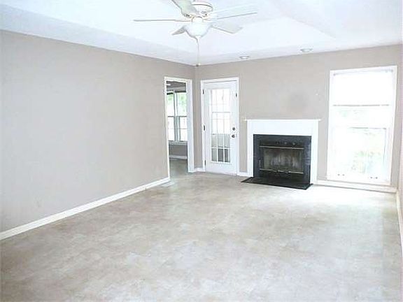 4th image of 1995 Waywick Dr