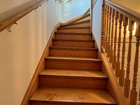 3rd image of 1325 N Campbell Ave APT 3