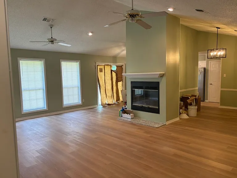 211 Stonecliff Dr — Photo 10