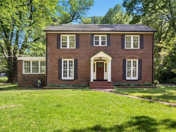 33 Kingston Dr, Belleville, IL 62223