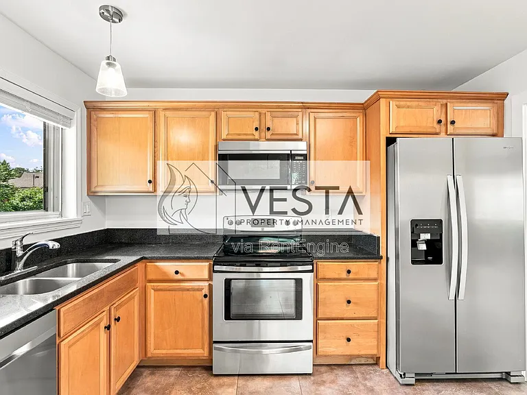 149 Oakdale Rd — Photo 3